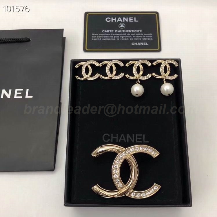 Chanel Brooch 104